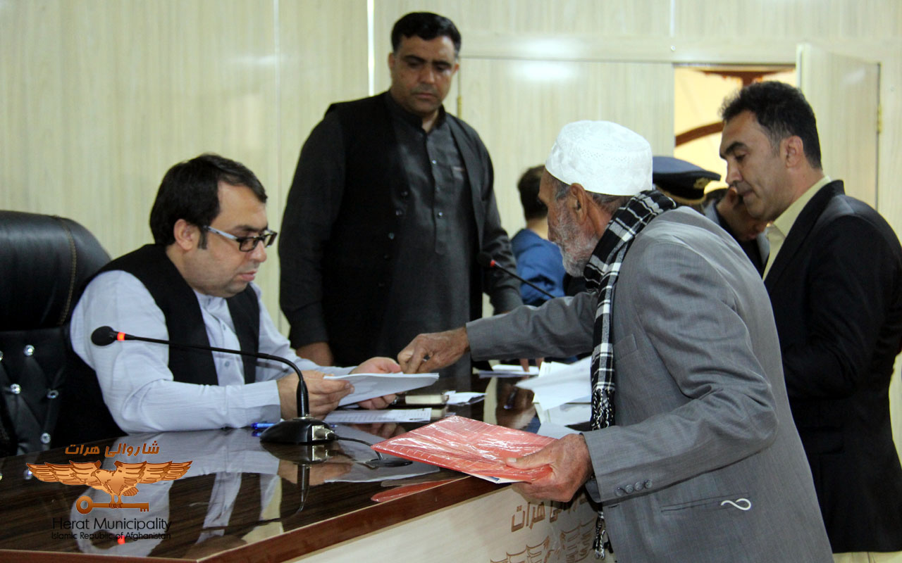 Holding public meetings in order to launch a public clean-up campaign in the city of Herat