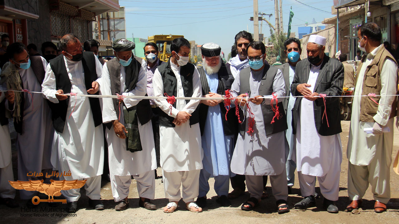 The beginning of the series of development projects for the fiscal year 1399; Opening of two major road asphalt projects in the first and sixth districts of the city by Herat Municipality