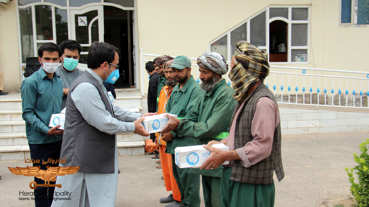 Distribution of UNICEF health assistance to staff cleaning staff of Herat Municipality