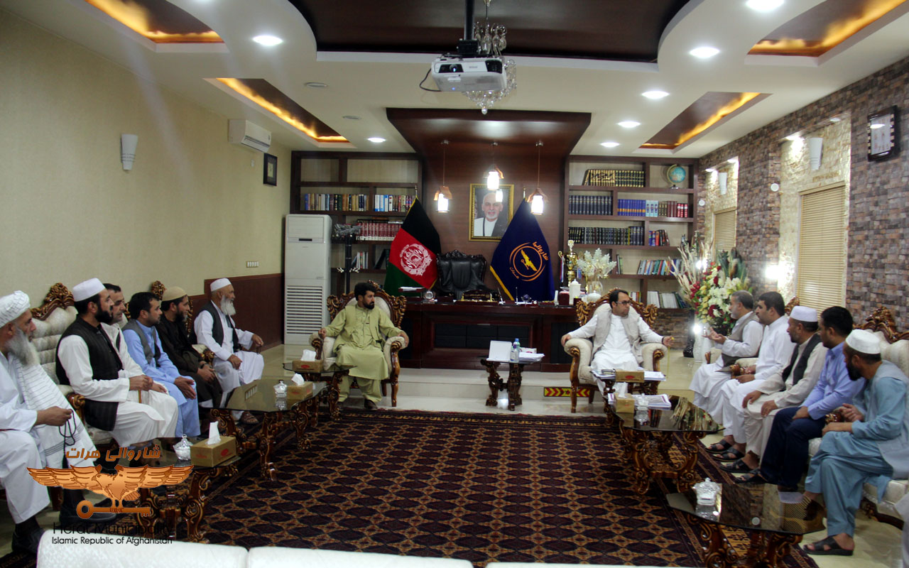 The shopkeepers of the princes of the fifth district of the city shared their problems with the mayor of Herat