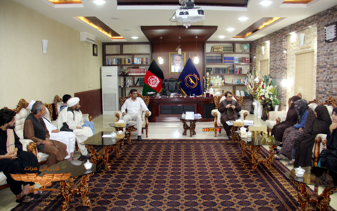 Residents of Gozar Kabir Braman in the seventh district of the city reported their problems to the mayor of Herat