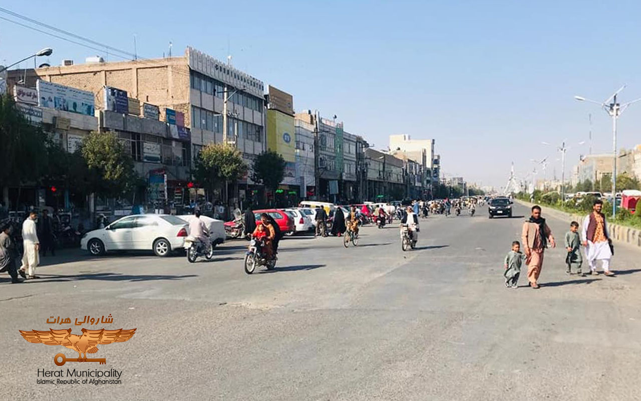 Herat Urban Planning and Development Commission started the process of cleaning the roadblocks on the provincial road
