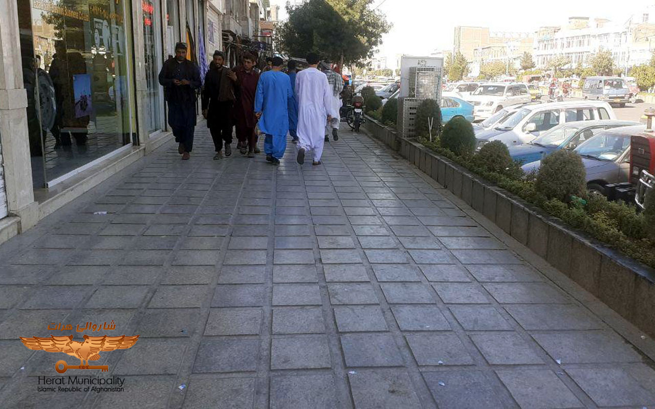 The process of clearing the roadblocks of the provincial road by the Commission for Urban Order and Development