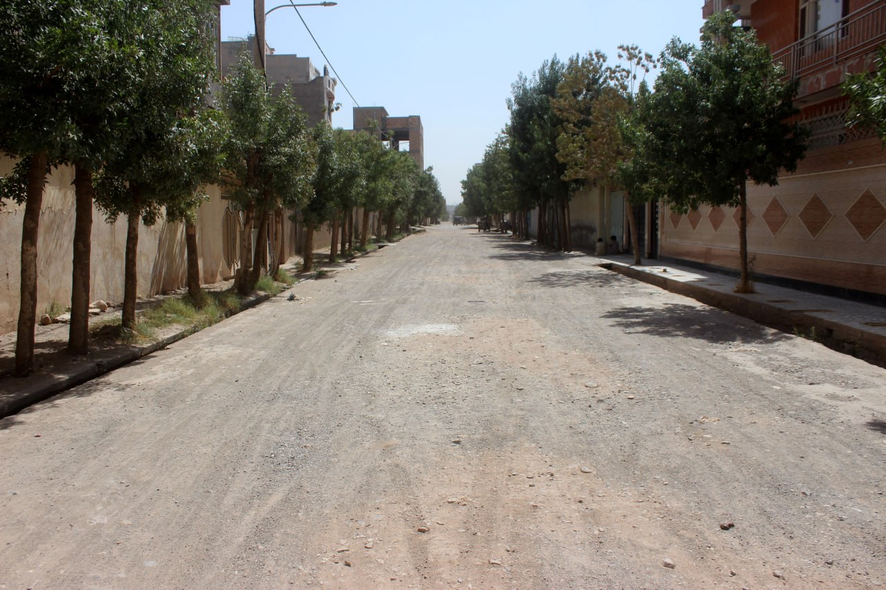 د هرات ښاروالۍ د انکشافي بودجې څخه د شاوخوا ۳.۵ میلیونه افغانیو په لګښت د اتمې ناحیې د ۱۴م ګذر اړوند د انصاري ۲۰ سړک د اسفالټ پروژې پرانیسته او د دواړو غاړو د کانالونو د جوړولو چارې پیل شوې.