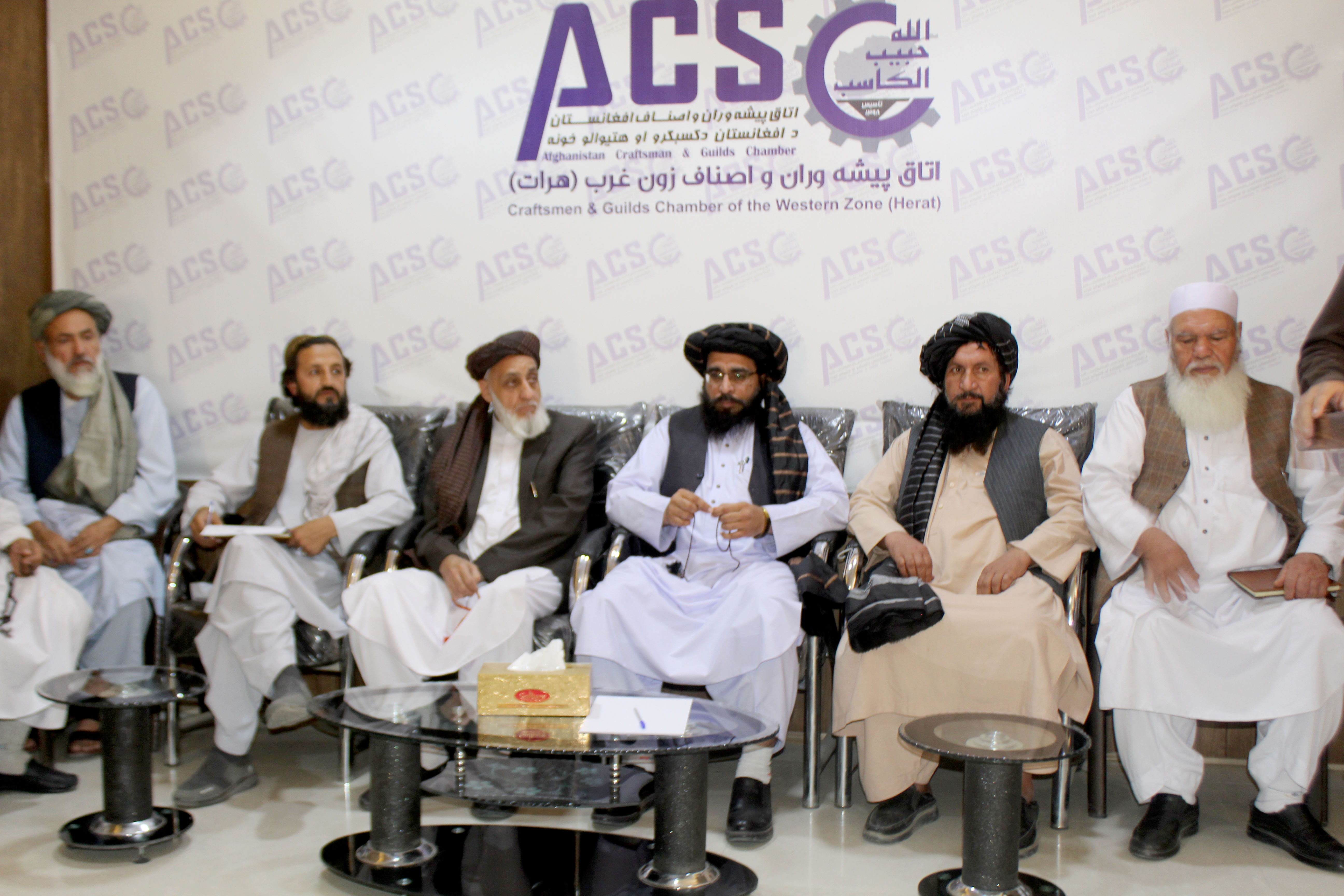 برگزاری نشست اداره شاروالی و اتاق پیشه وران