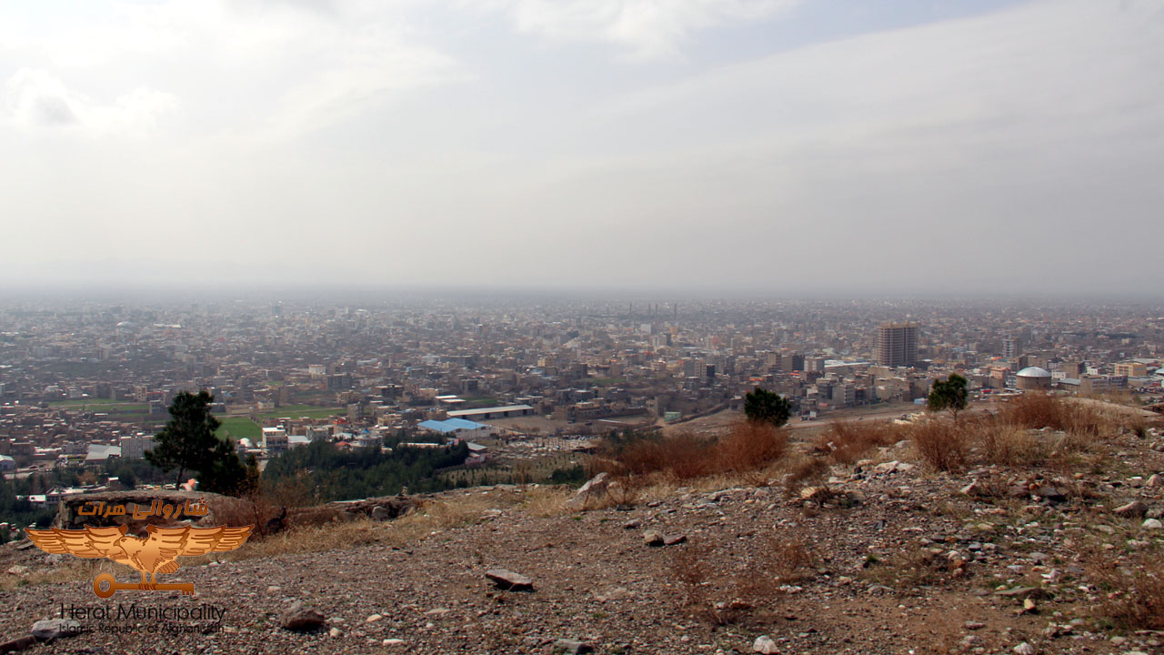 Construction of the largest national flag in the north of Herat city
