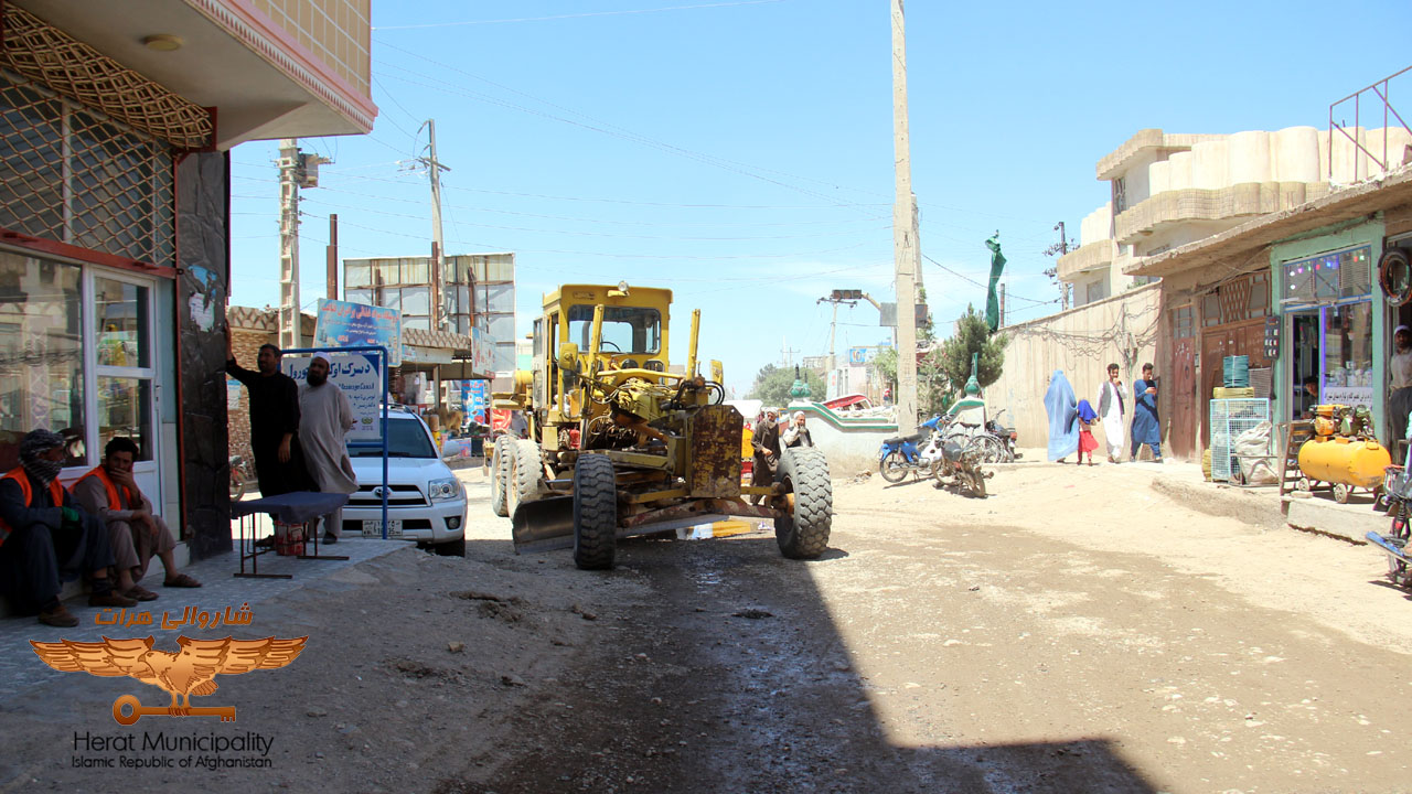 The beginning of the series of development projects for the fiscal year 1399; Opening of two major road asphalt projects in the first and sixth districts of the city by Herat Municipality