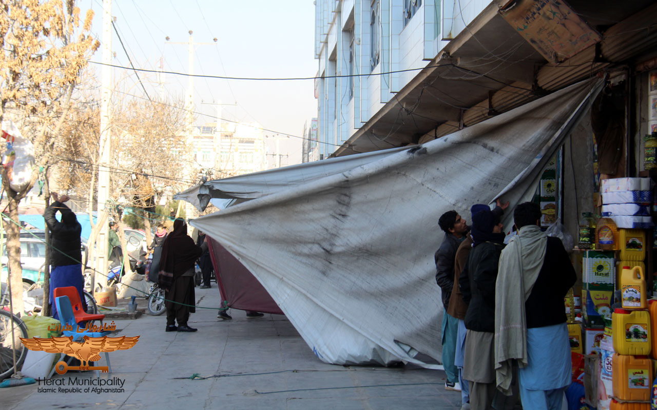 Collecting goods and equipment in front of the shops of Herat city guilds according to the recent decision of the Security Pact!