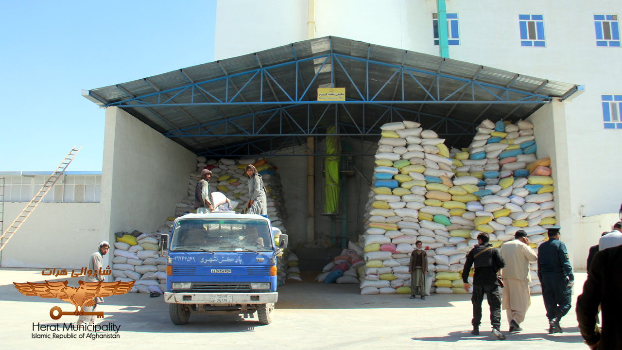 Herat mayor and guild officials stress prevention of hoarding