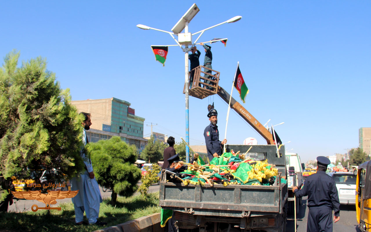 The process of installing flags in the city properly (7 Asad)