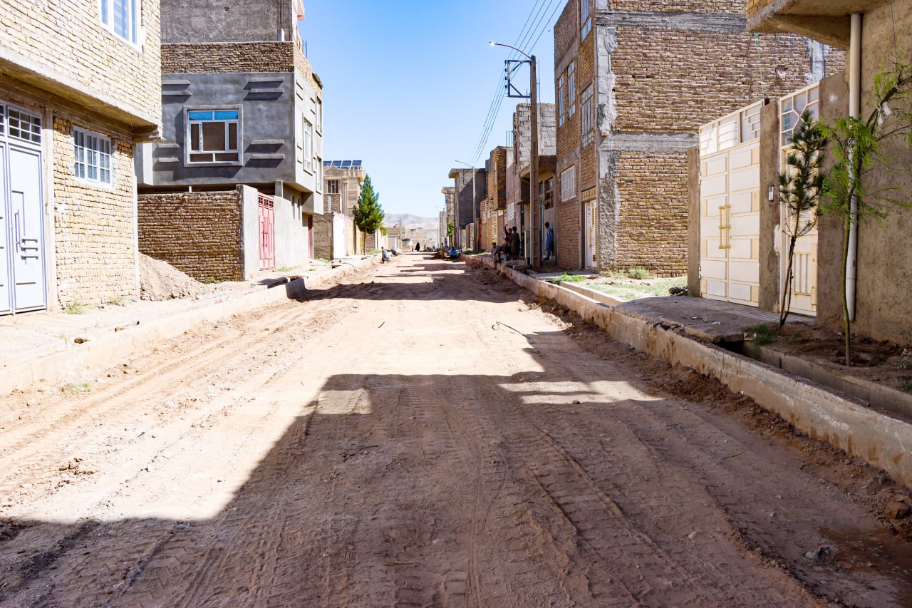 د هرات ښاروالۍ د پراختیايي بودجې څخه د څه باندې ۳ میلیونه افغانیو په لګښت د فاروقیه ګذر اړوند د ترانس کوڅې د اسفالټ او کانال جوړولو پروژه پرانیستل شوه.