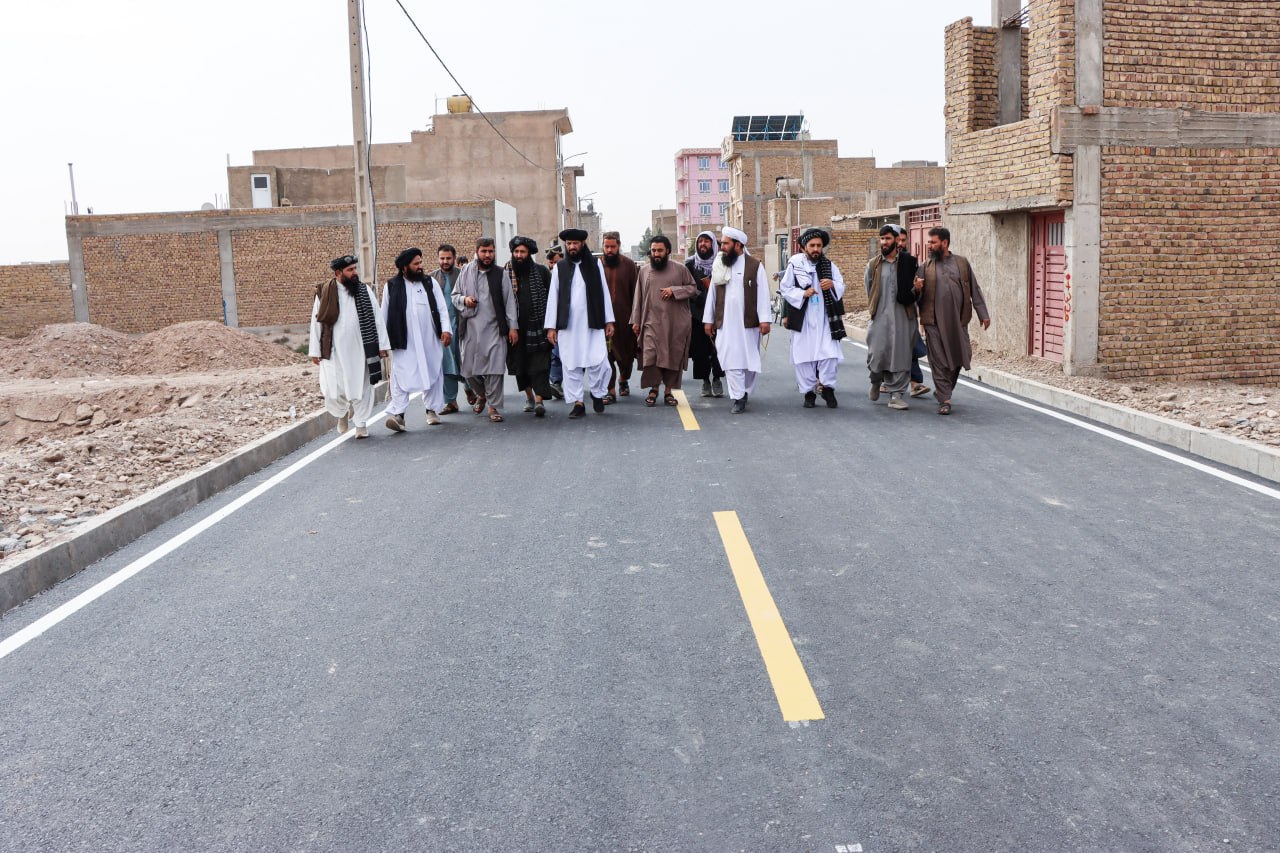 د هرات ښاروال او مل پلاوي له‌خوا د فاروقیه ګذر د ترانس کوڅې د آسفالت او کانالونو د جوړولو پروژېه بشپړه او ګټې اخیستنې ته و سپارل شوه.