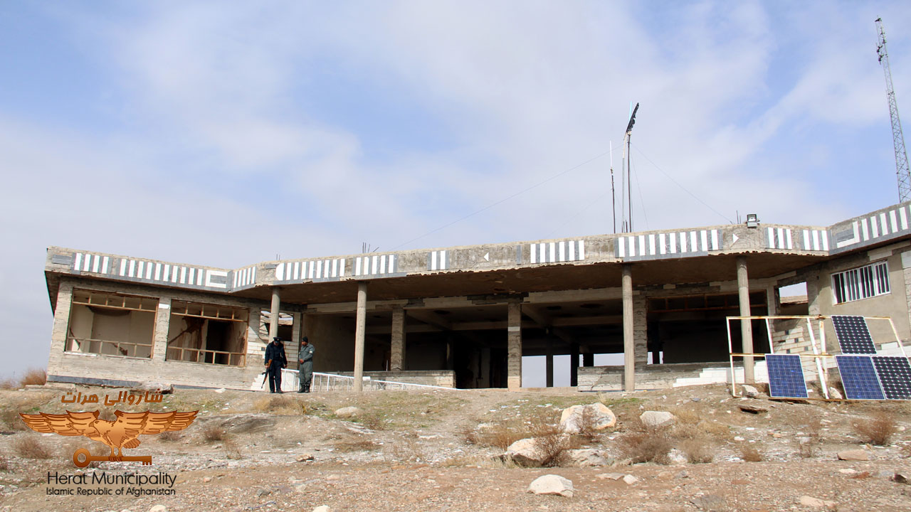 Construction of the largest national flag in the north of Herat city